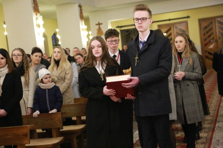 Bierzmowanie w Siedliskach Bobowskich