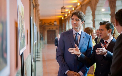 Premier Kanady w Warszawie, dziękuje Polakom. "Wyjątkowo zachowujecie się w tym okropnym kryzysie"