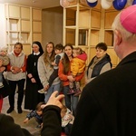 Bp Szlachetka odwiedził uchodźców z Ukrainy