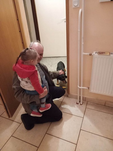 Bp Szlachetka odwiedził uchodźców z Ukrainy