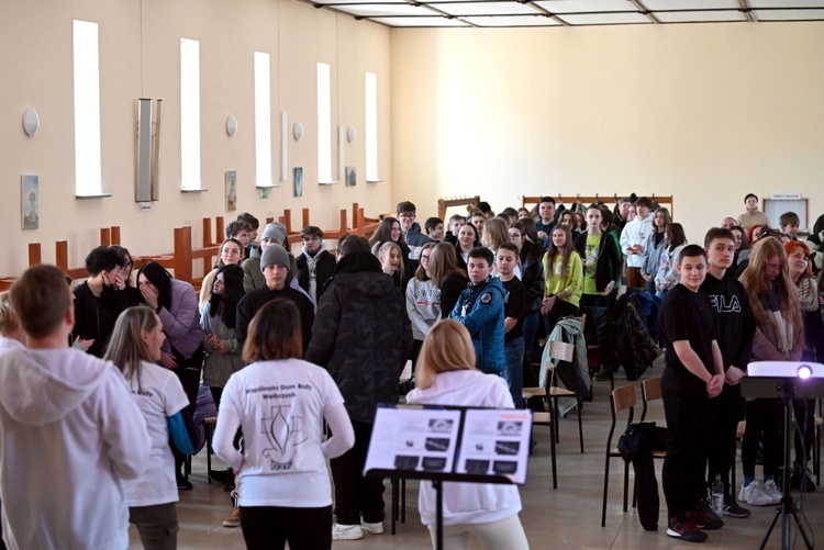 Wielkopostny dzień skupienia dla młodzieży w Wałbrzychu