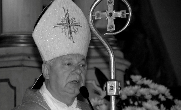 Śp. bp Adam Odzimek (1944-2022).