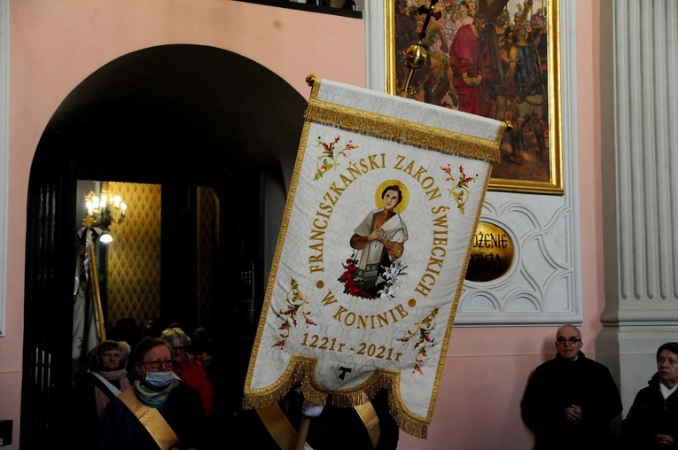 Uczcili bł. Anielę Salawę