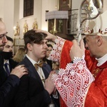 Książnice. Poświęcenie odnowionej drogi krzyżowej i bierzmowanie