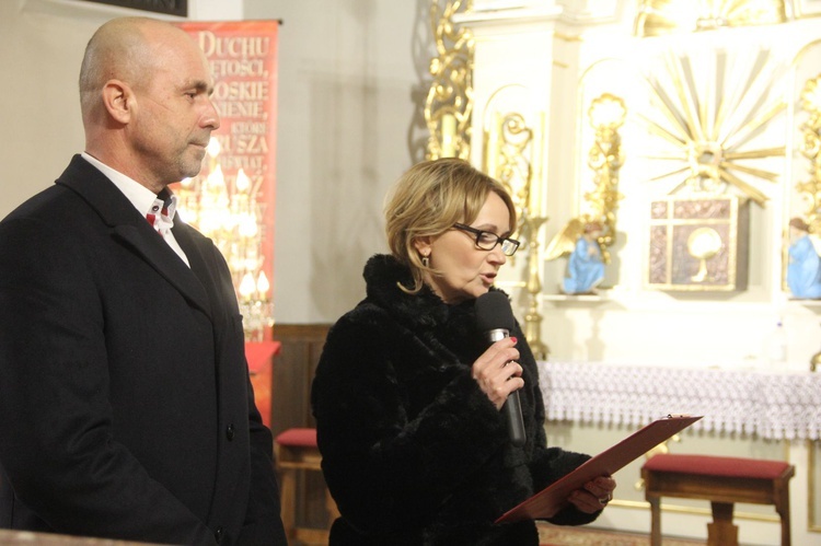 Książnice. Poświęcenie odnowionej drogi krzyżowej i bierzmowanie