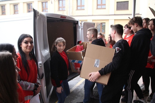 Młodzi z żywieckiej budowlanki z pomocą dla Ukrainy