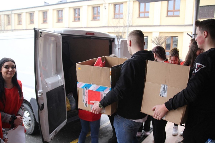 Młodzi z żywieckiej budowlanki z pomocą dla Ukrainy