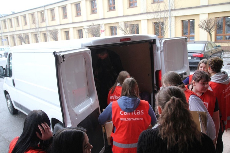 Młodzi z żywieckiej budowlanki z pomocą dla Ukrainy