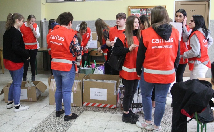 Młodzi z żywieckiej budowlanki z pomocą dla Ukrainy