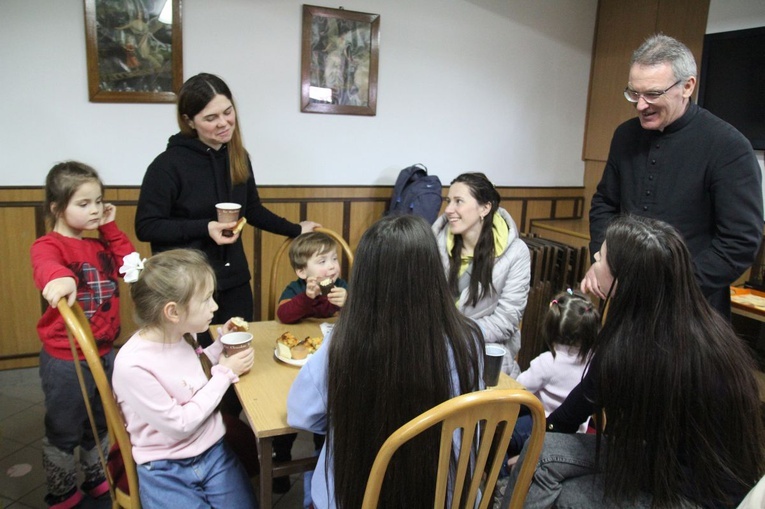 Wspólna modlitwa i spotkanie Ukraińców w parafii w Leśnej