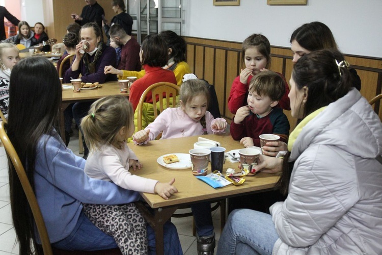 Wspólna modlitwa i spotkanie Ukraińców w parafii w Leśnej