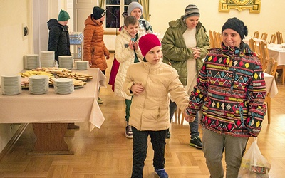 Pierwsze chwile małych uchodźców z Kijowa w głuchołaskim „Skowronku”.