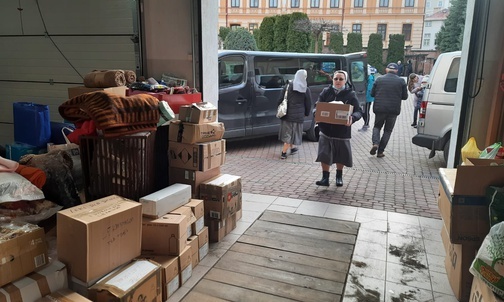 Ponad tysiąc domów sióstr zakonnych w Polsce i na Ukrainie pomaga uchodźcom