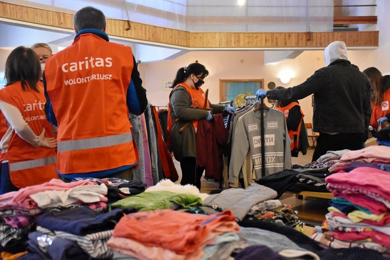 Gdańsk. Caritas uruchomiła Centrum Odzieży dla osób z Ukrainy