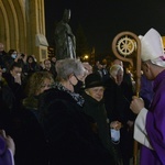 Początek uroczystości pogrzebowych śp. bp. Adama Odzimka