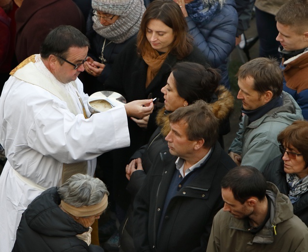 Posługi religijne wobec uchodźców. Poradnik dla duszpasterzy