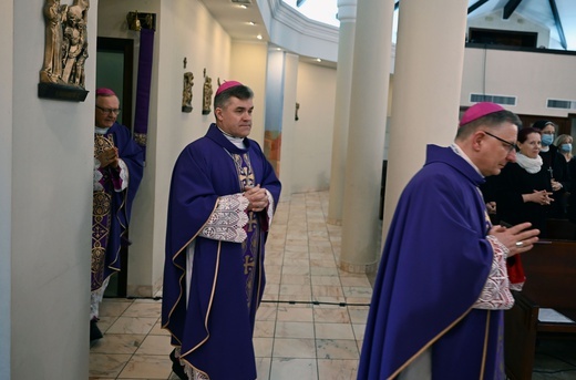 Kanoniczne objęcie urzędu biskupa koadiutora