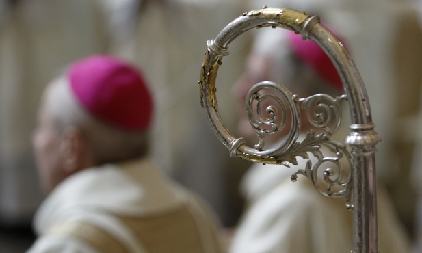 Pastorał - symbol biskupiej władzy i jego obowiązków