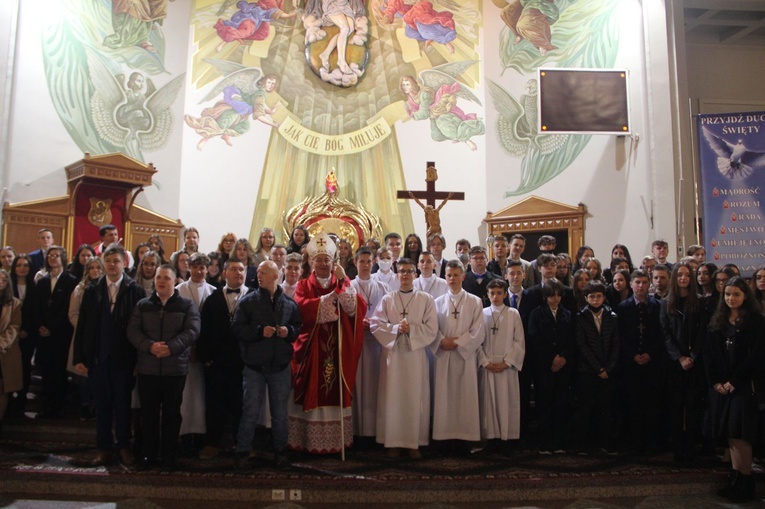 Bierzmowanie w parafii pw. Trójcy Przenajświętszej w Mielcu 2022