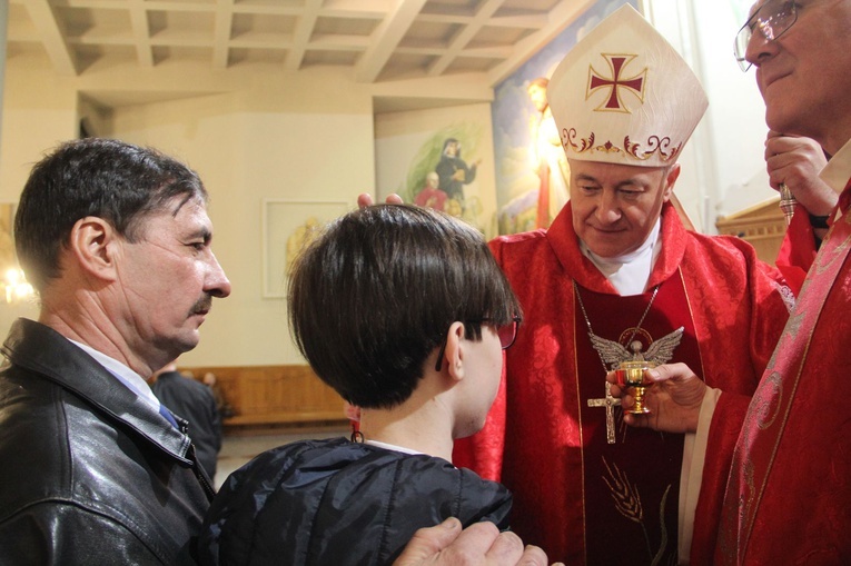 Bierzmowanie w parafii pw. Trójcy Przenajświętszej w Mielcu 2022