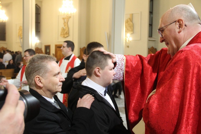 Bierzmowanie w parafii pw. Trójcy Przenajświętszej w Mielcu 2022