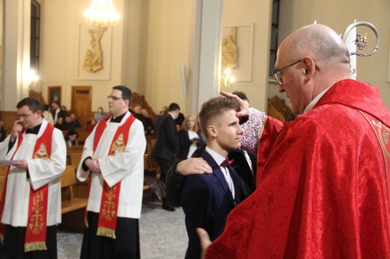 Bierzmowanie w parafii pw. Trójcy Przenajświętszej w Mielcu 2022