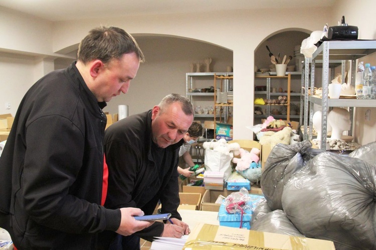 Fundacja "Krzyż Dziecka" z Pisarzowic i gmina Wilamowice pomagają Ukrainie