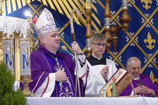 Erygowanie drogi krzyżowej na Zasolu Bielańskim