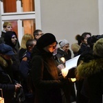 Świebodzin. Droga Krzyżowa o pokój