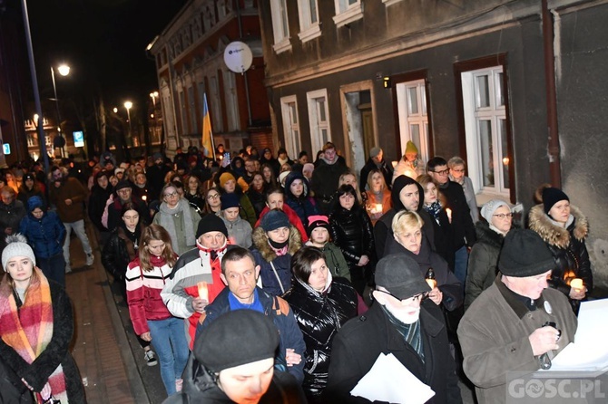 Świebodzin. Droga Krzyżowa o pokój