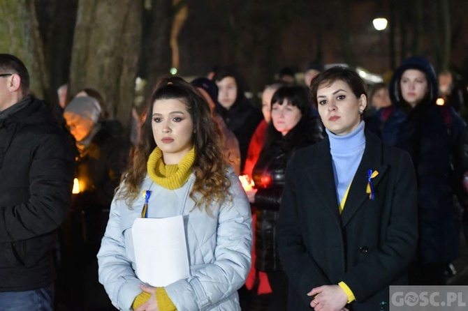 Świebodzin. Droga Krzyżowa o pokój