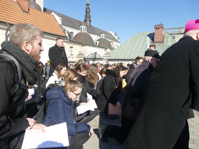 XVIII Pielgrzymka Maturzystów Diecezji Świdnickiej na Jasną Górę - cz. 02