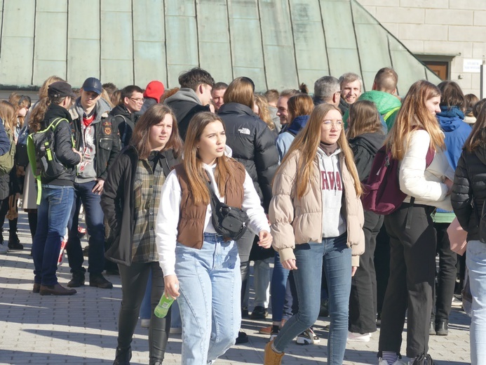 XVIII Pielgrzymka Maturzystów Diecezji Świdnickiej na Jasną Górę - cz. 02