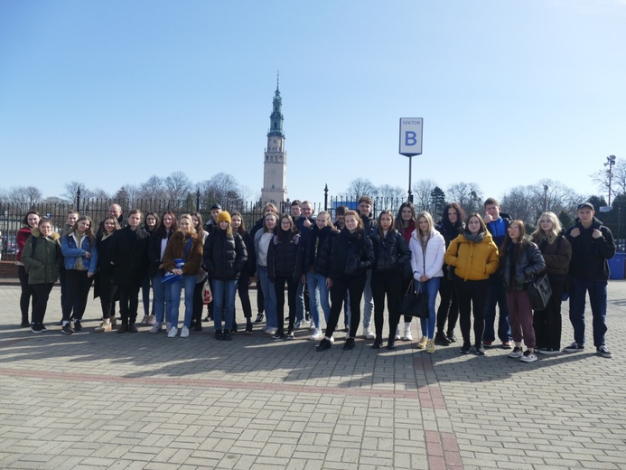 XVIII Pielgrzymka Maturzystów Diecezji Świdnickiej na Jasną Górę - cz. 01