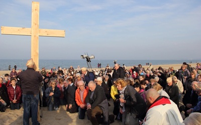 Uczestnicy nabożeństwa spotkają się 26 marca o godz. 15 w Gdańsku-Brzeźnie, przy wejściu na plażę nr 50.