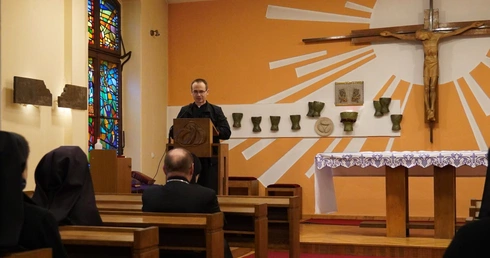 Otwórzcie drzwi ludziom poranionym