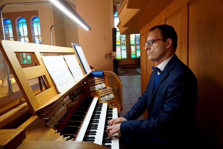 Inauguracja organów u zmartwychwstańców 