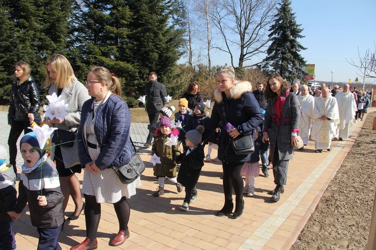 Mielec-Rzochów. Poświęcenie przedszkola sióstr karmelitanek Dzieciątka Jezus