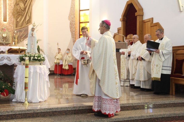 Mielec-Rzochów. Poświęcenie przedszkola sióstr karmelitanek Dzieciątka Jezus