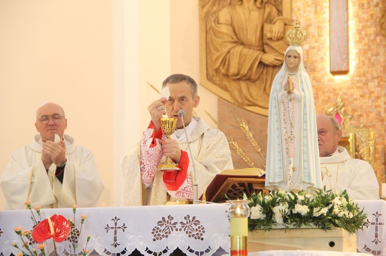 Mielec-Rzochów. Poświęcenie przedszkola sióstr karmelitanek Dzieciątka Jezus