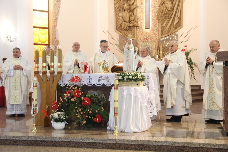 Mielec-Rzochów. Poświęcenie przedszkola sióstr karmelitanek Dzieciątka Jezus