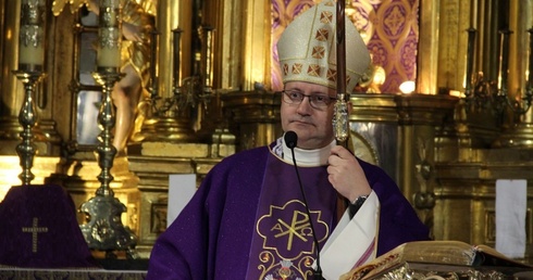 Bp Muskus zawierzył Matce Bożej Kalwaryjskiej dzieci i młodzież Ukrainy