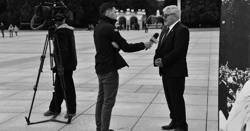 Krzysztof Nowakowski po odebraniu w Warszawie Krzyża Wolności i Solidarności.