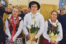 ▲	Szczawa. Młodzi zachowali regionalną tradycję.