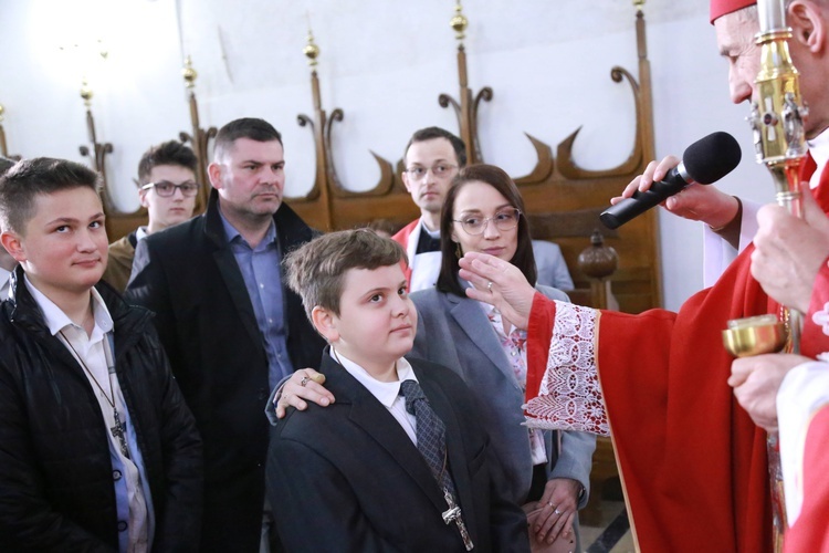 Nowy Sącz. Bierzmowanie w bazylice cz. 1