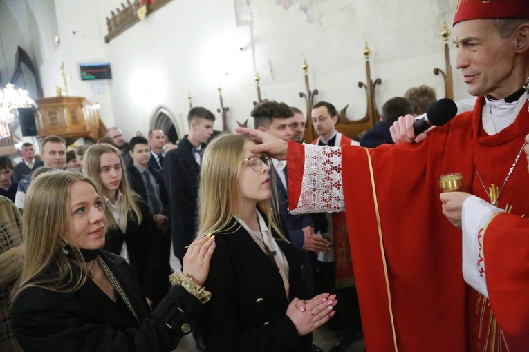 Nowy Sącz. Bierzmowanie w bazylice cz.2