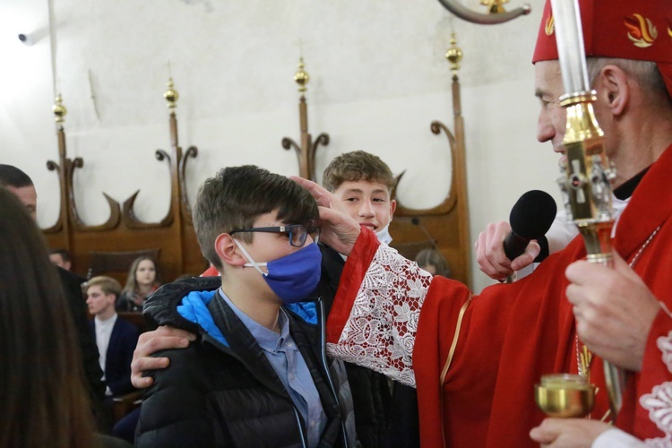 Nowy Sącz. Bierzmowanie w bazylice cz.2