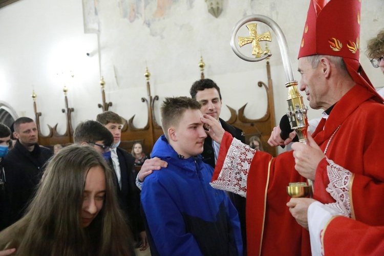 Nowy Sącz. Bierzmowanie w bazylice cz.2
