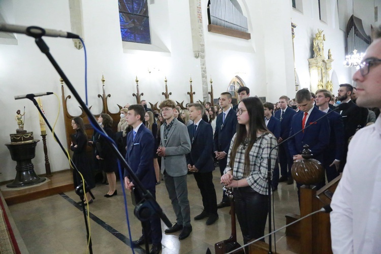 Nowy Sącz. Bierzmowanie w bazylice cz.2