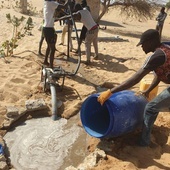 Gdańska Caritas zbudowała studnię w Afryce